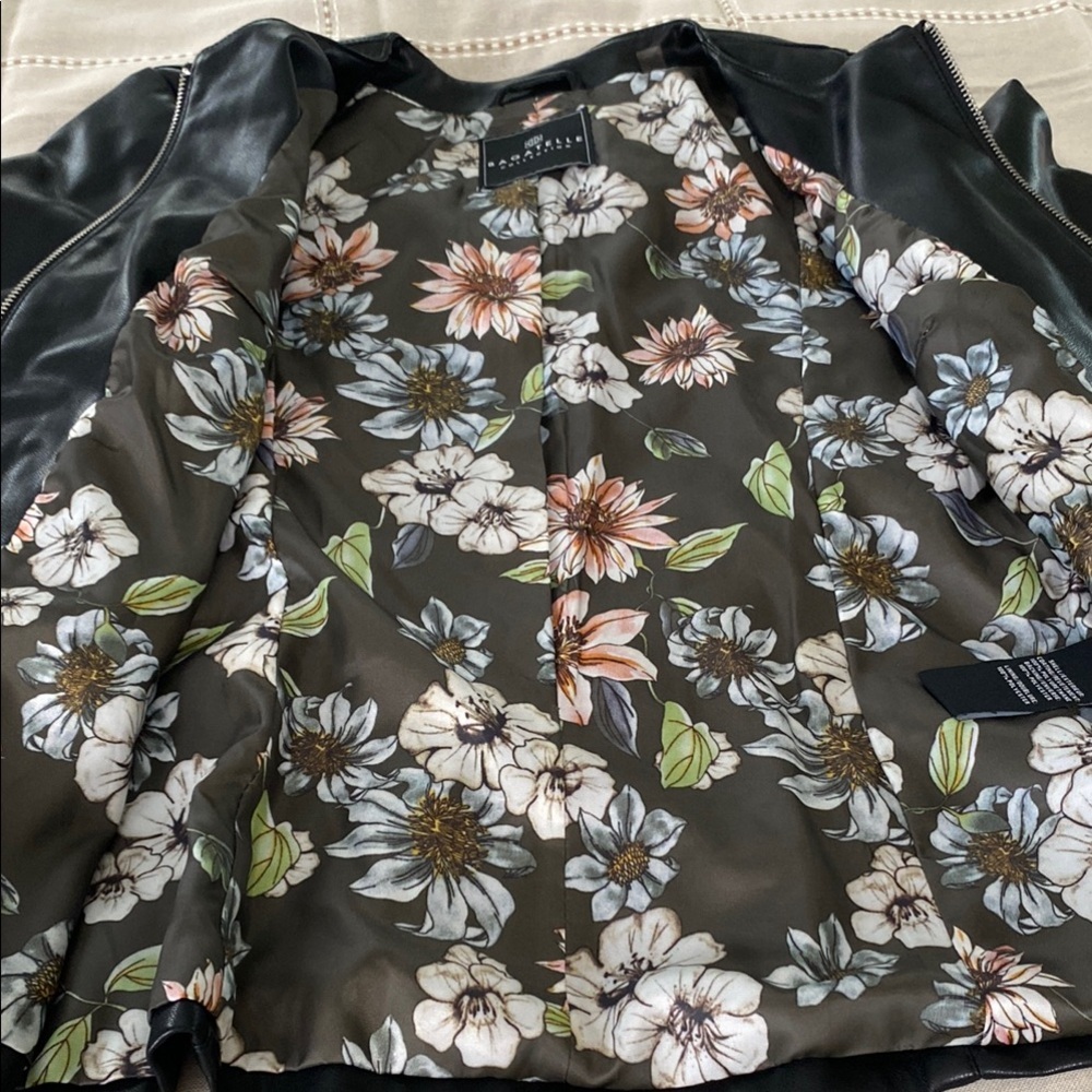 Woman’s Bagatelle Black Jacket with Zipper Details  M  winter - Picture 8 of 15